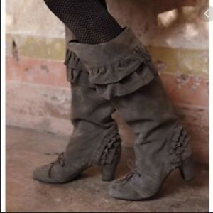 NIB Anthropologie Due Farina Suede Ruffle Boots